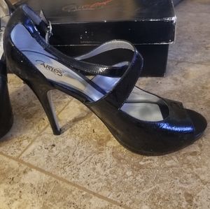 Black Patten leather heels sz 7.5